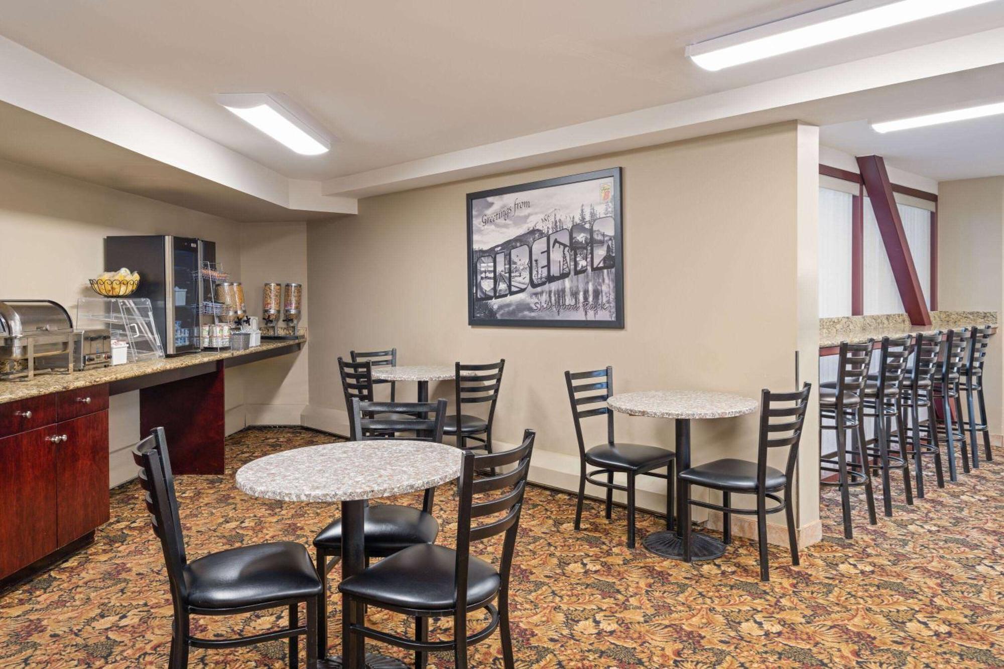 Super 8 By Wyndham Sherwood Park/Edmonton Area Экстерьер фото