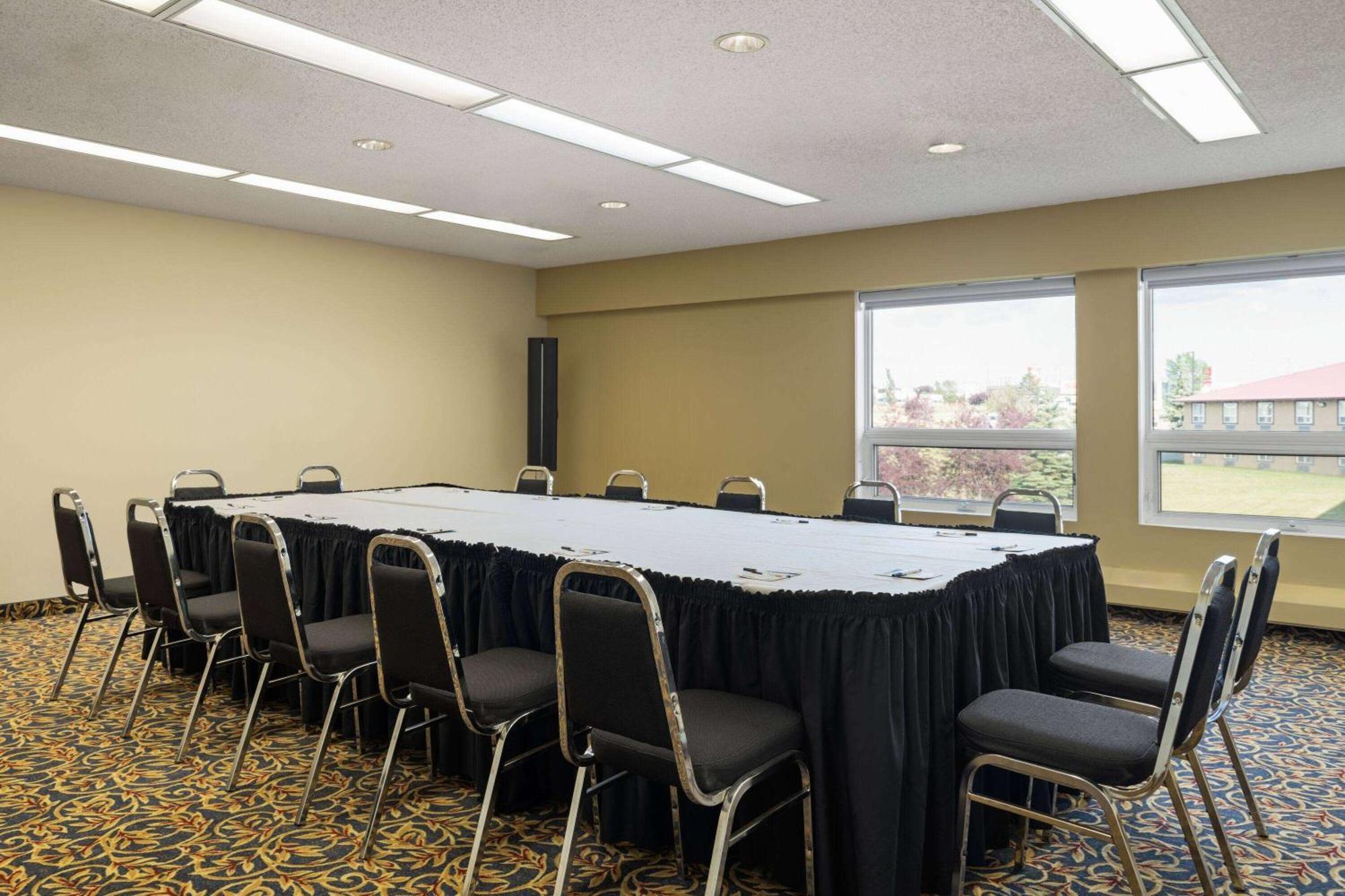 Super 8 By Wyndham Sherwood Park/Edmonton Area Экстерьер фото